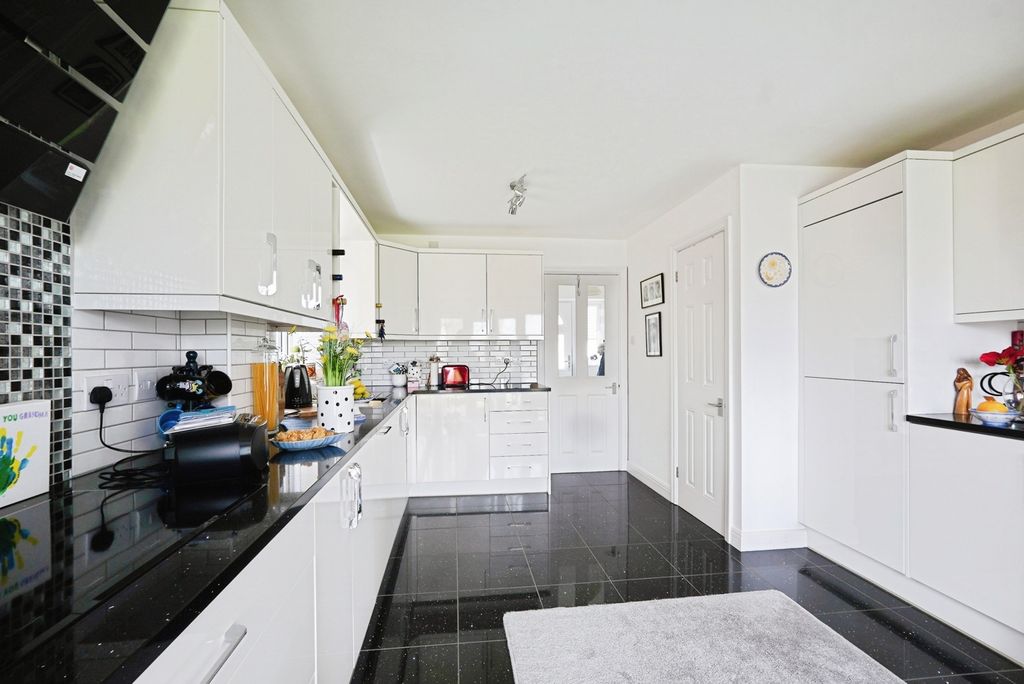 Property photo 2 of 26 Pbox-Img.Jpg