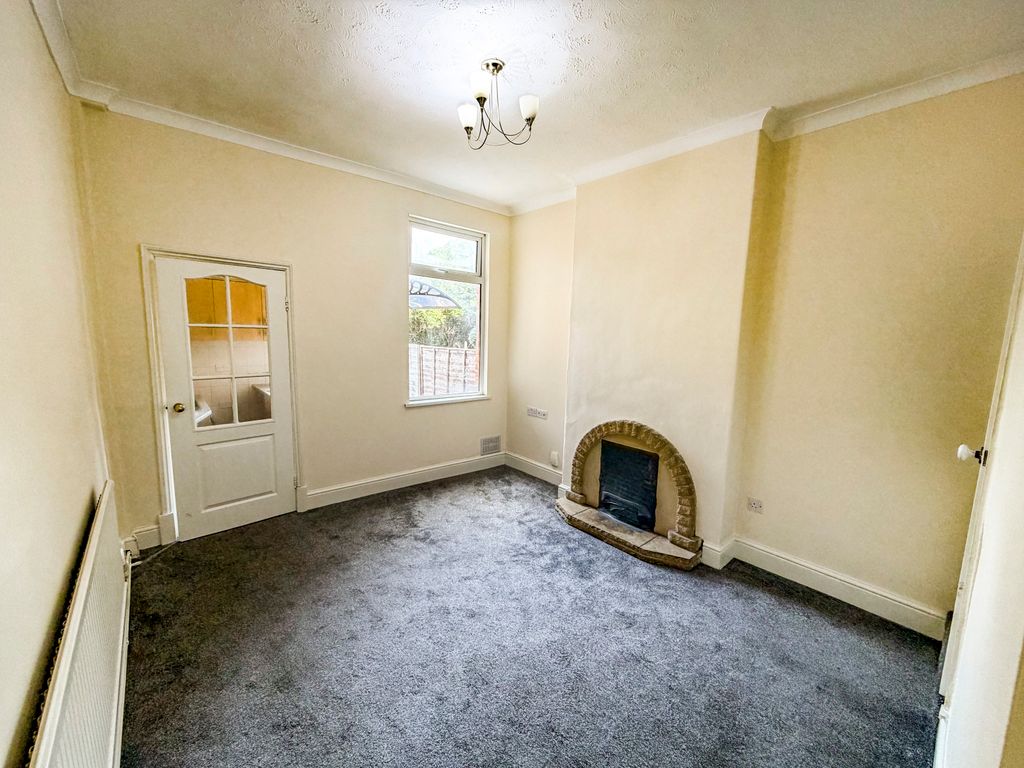 Property photo 3 of 14 Dining Room