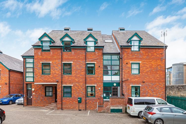 Property photo 1 of 9 306472