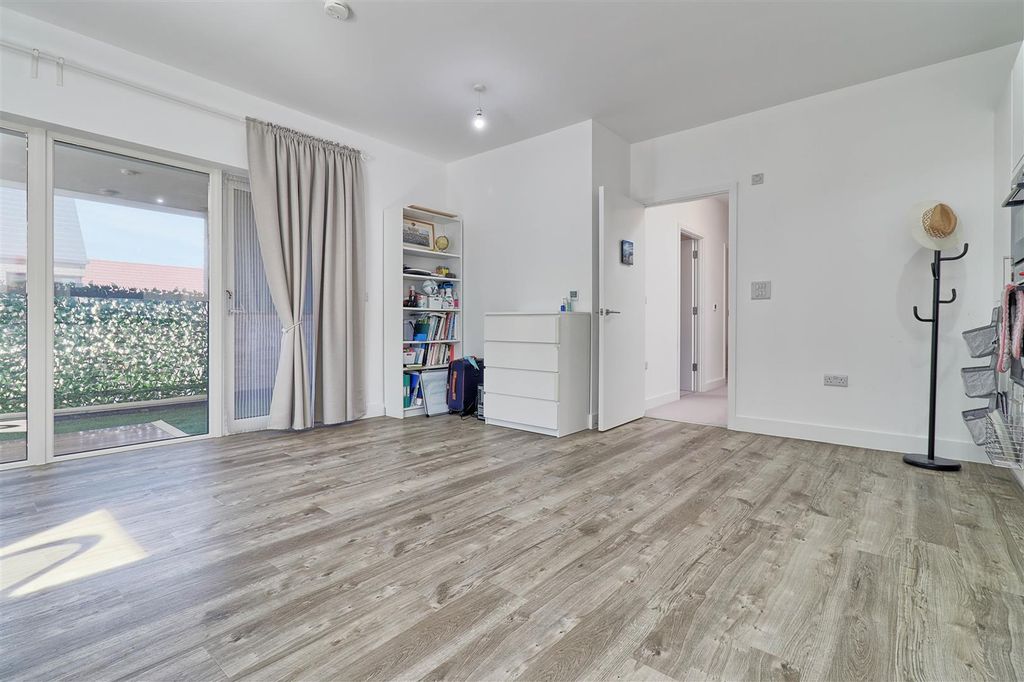 Property photo 3 of 14 Living 3.Jpg