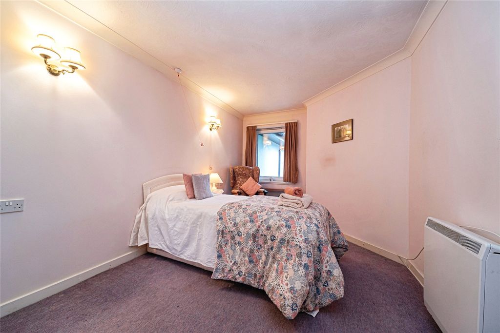 Property photo 3 of 11 Bedroom