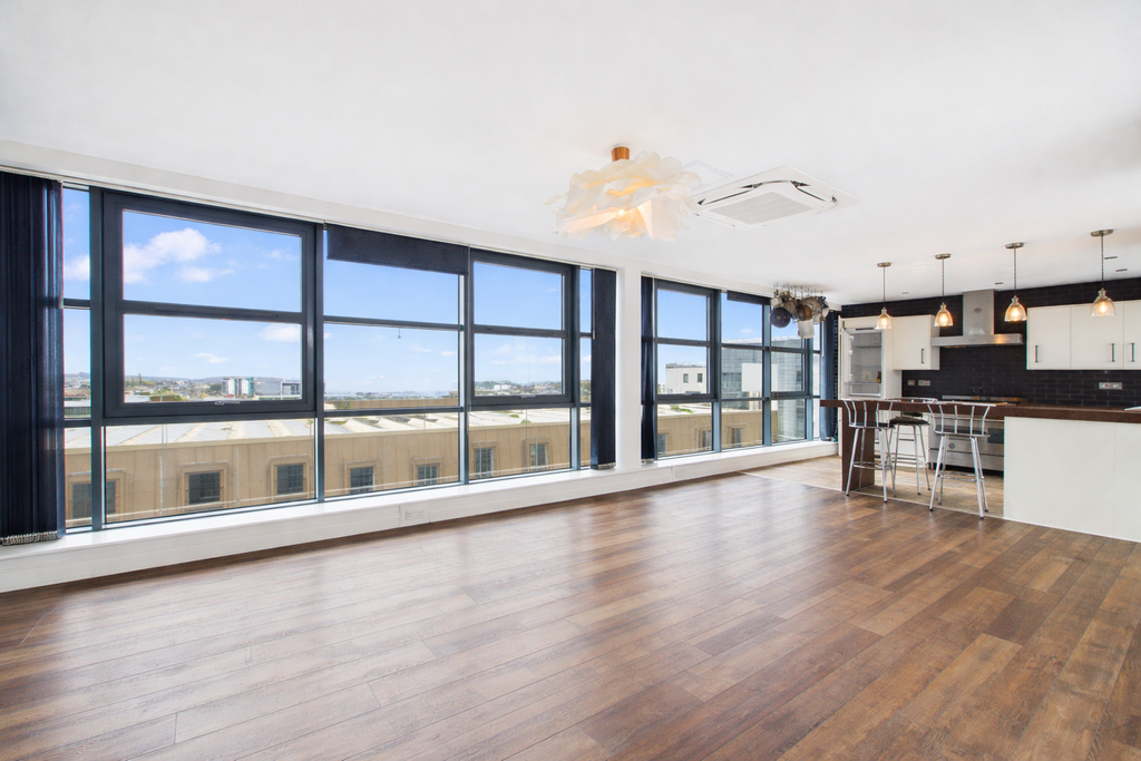 Property photo 3 of 34