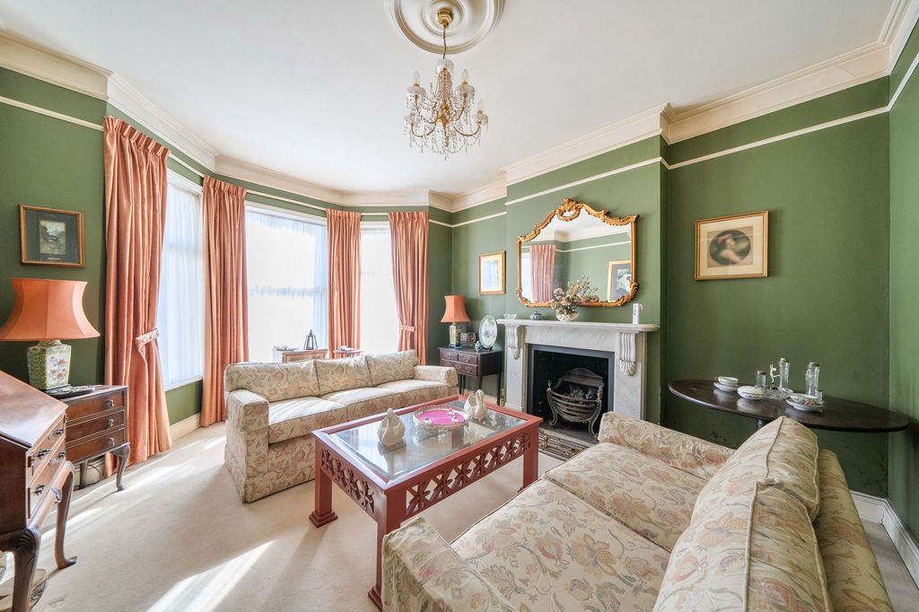 Property photo 1 of 19