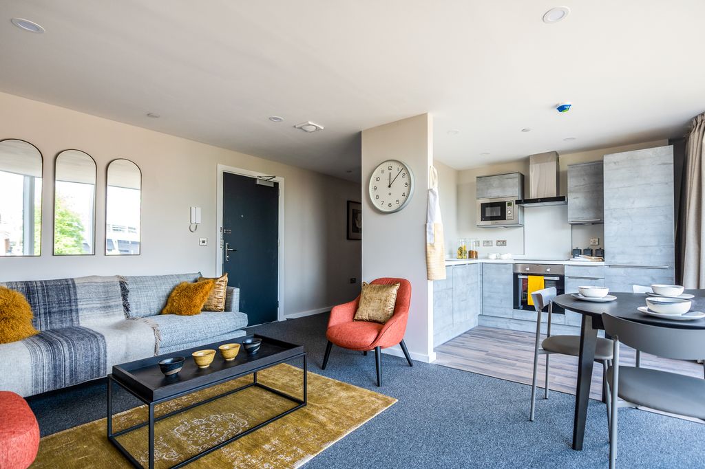 Property photo 3 of 11