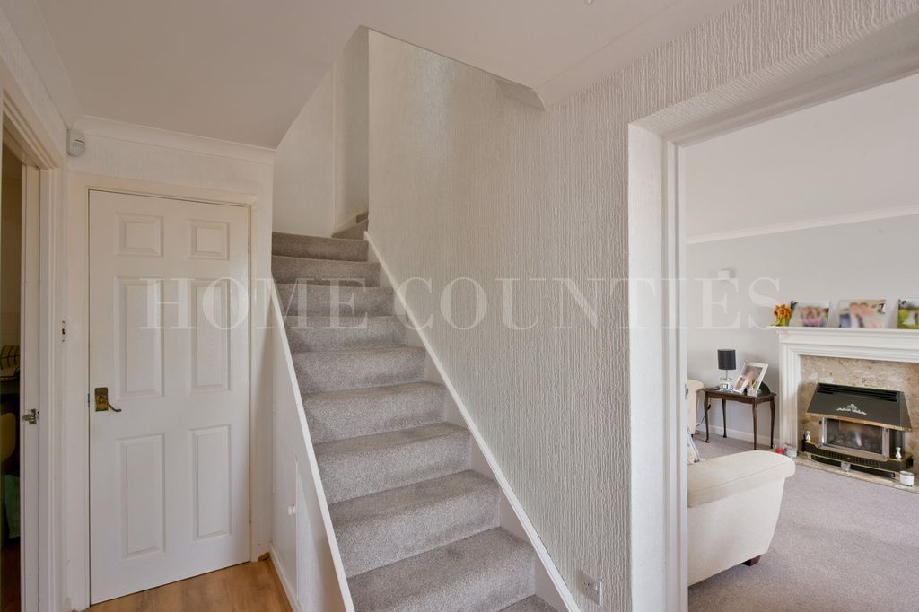 Property photo 3 of 36