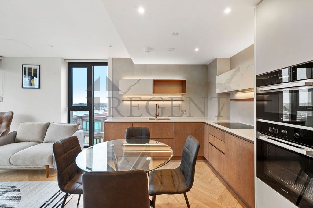 Property photo 3 of 14 Open Plan
