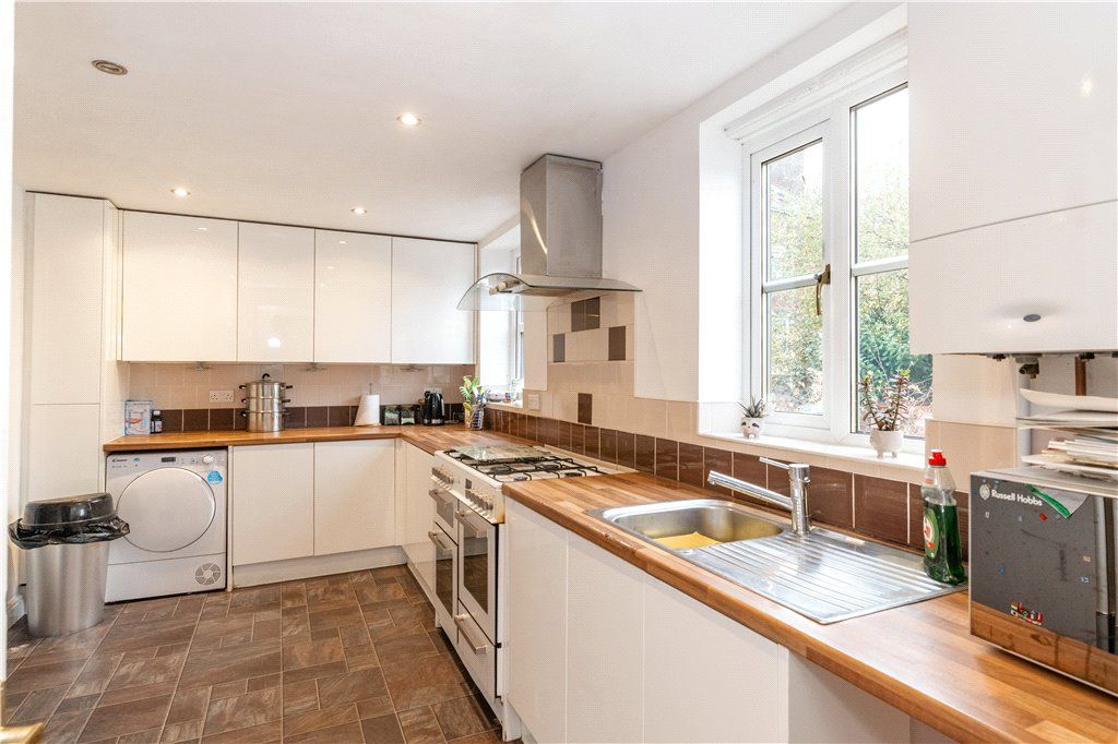 Property photo 2 of 17 Kitchen