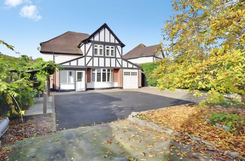 Property photo 1 of 11