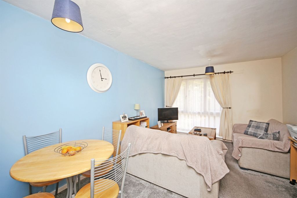 Property photo 3 of 16