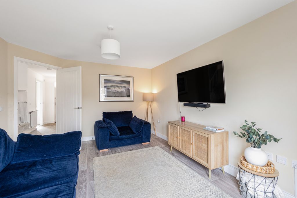 Property photo 3 of 25 Property Image 3