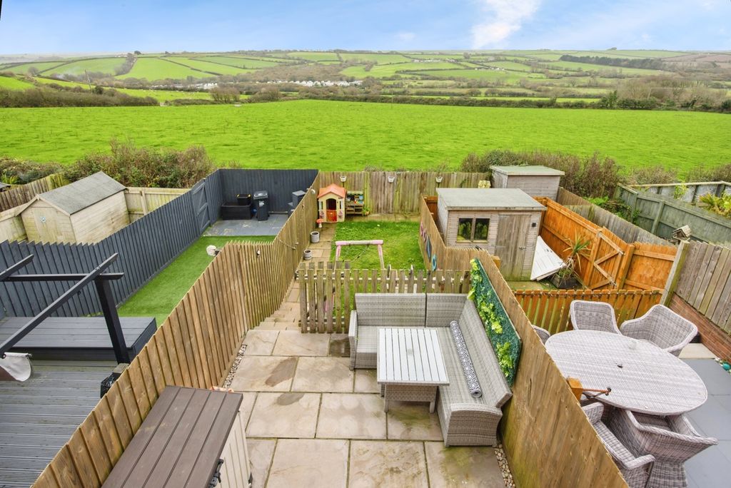 Property photo 3 of 17 Photo