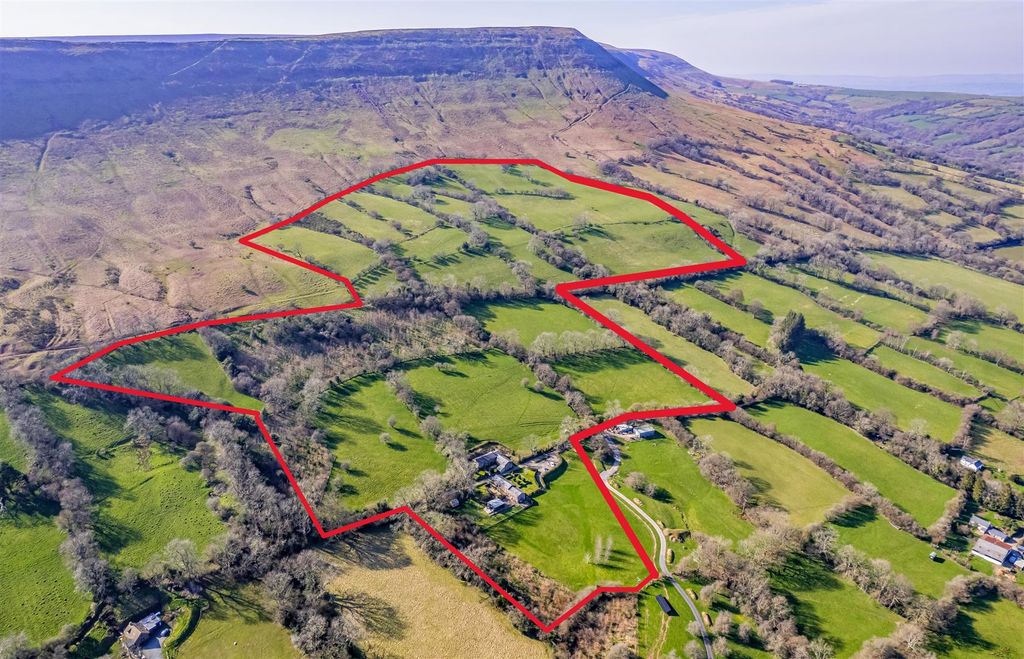 Property photo 2 of 52 Outline Red 1.Jpg