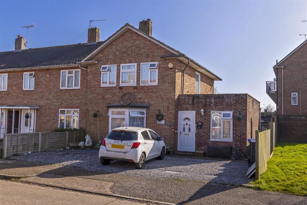 Property photo 1 of 13 Maybridge Sq_15.Jpg