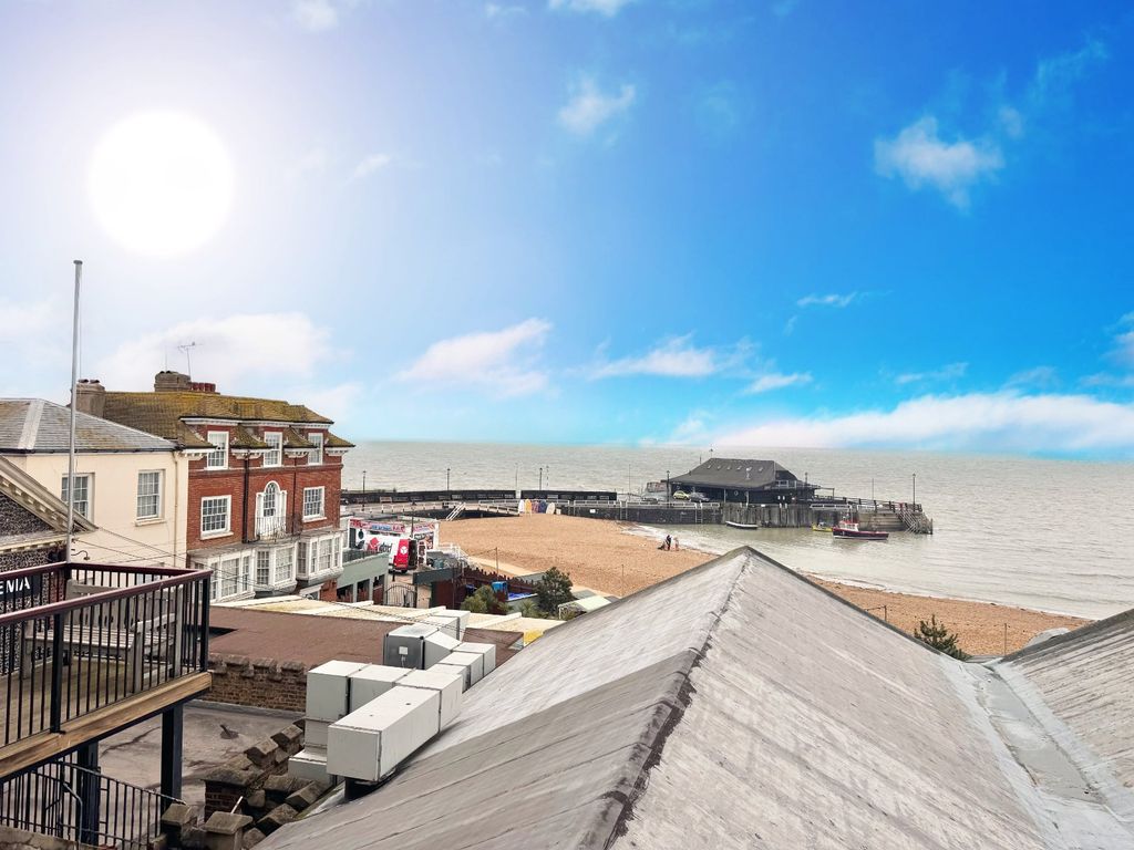 Property photo 3 of 19 Picture 3