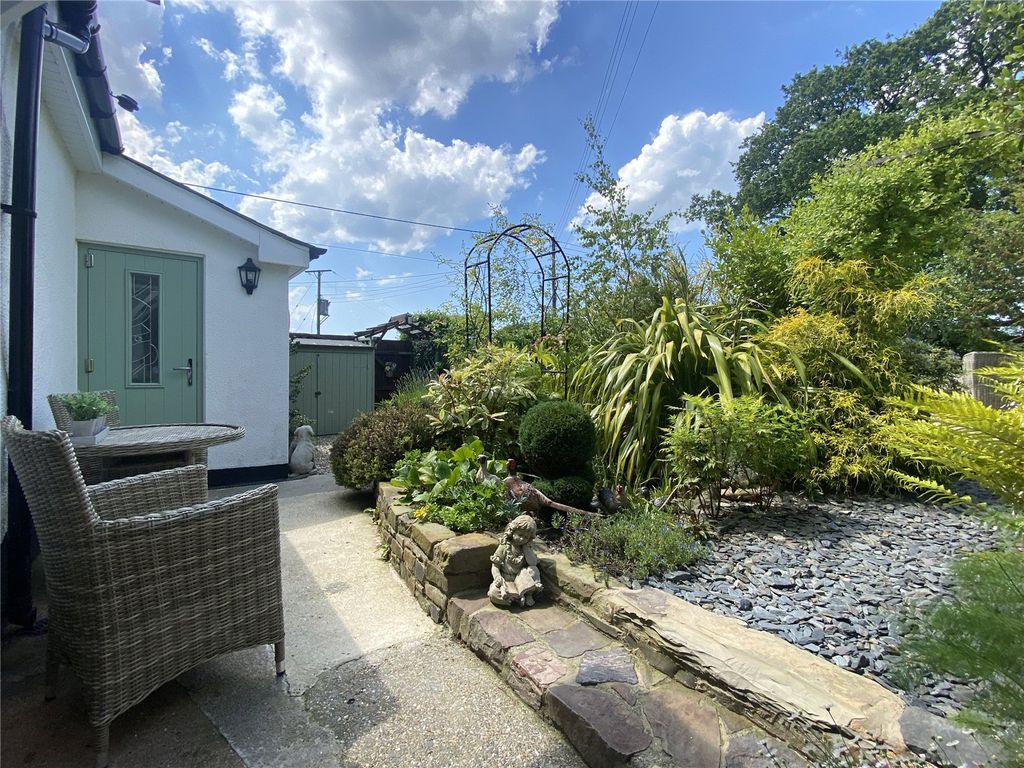 Property photo 2 of 27 Picture No. 18