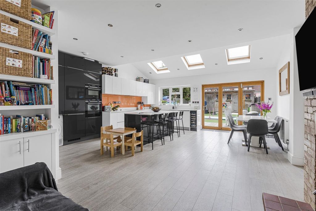 Property photo 1 of 12 Kitchen
