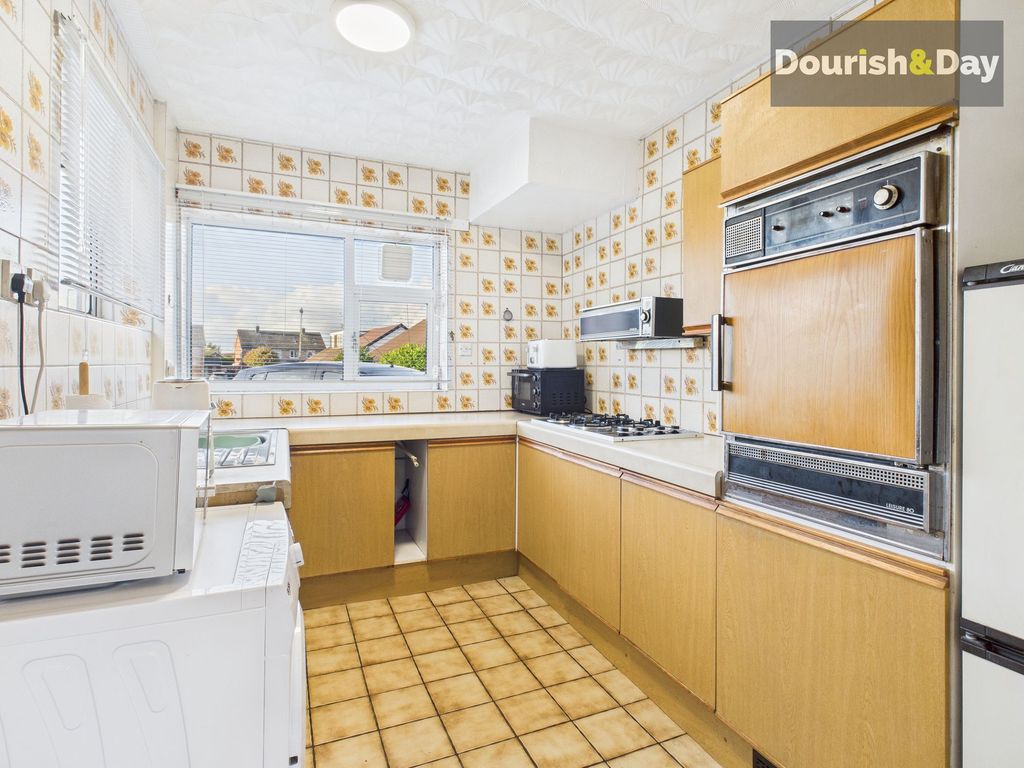 Property photo 2 of 17 Kitchen