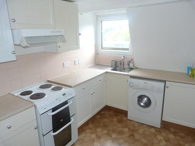 Property photo 3 of 6 Kitchen