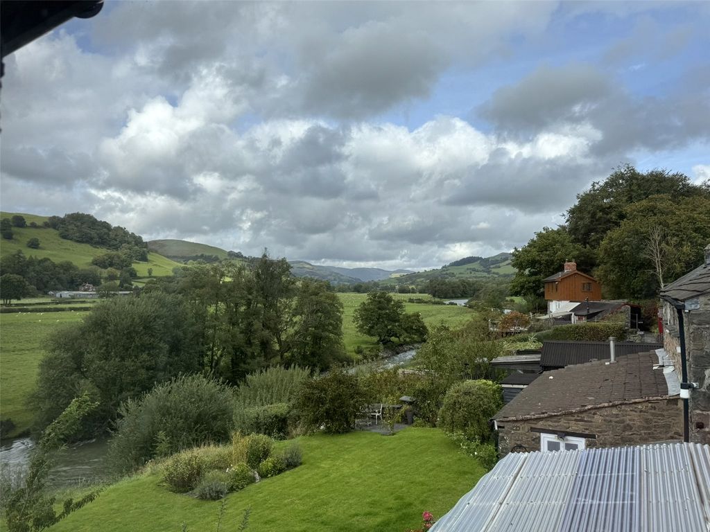 Property photo 3 of 18 Picture No. 03