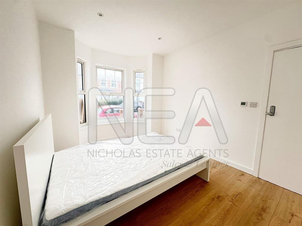 Property photo 1 of 4 Room One