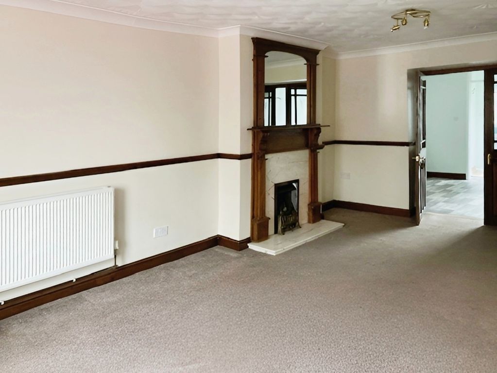Property photo 2 of 6 Lounge