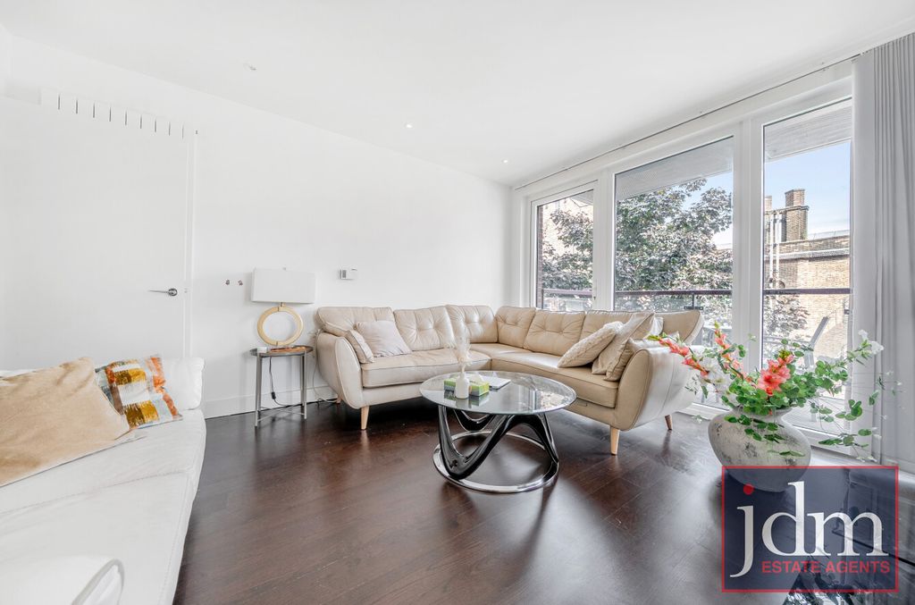 Property photo 2 of 8 1F38E285-41B7-405...