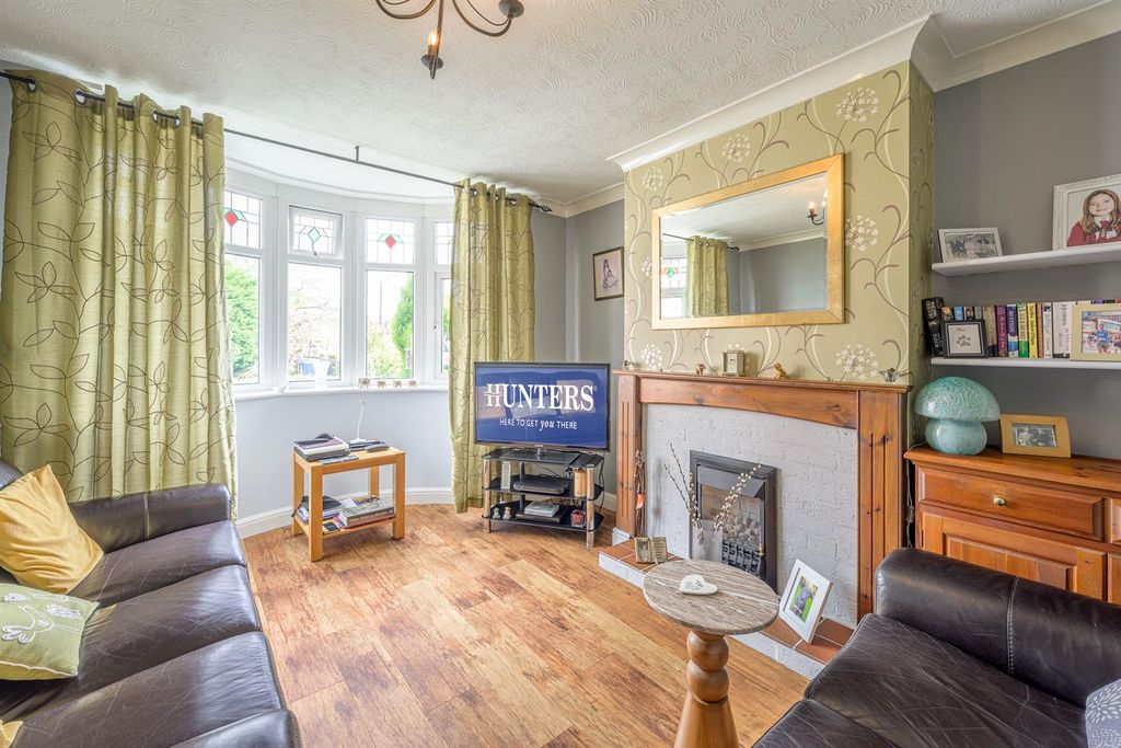 Property photo 2 of 27