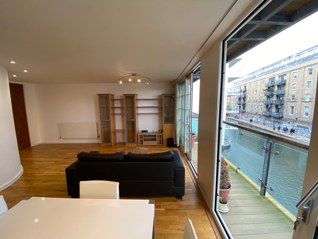 Property photo 3 of 12 Reception