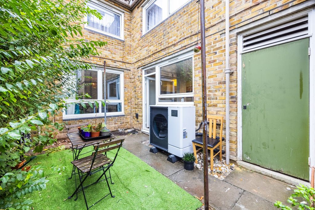 Property photo 3 of 16