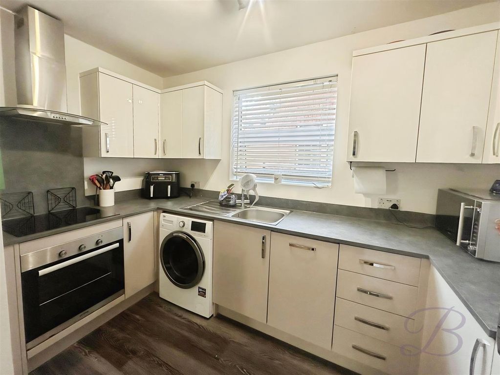 Property photo 2 of 11 57E2Baf7-Goyyn__Kleyfbjyp76Zylw.Jpg