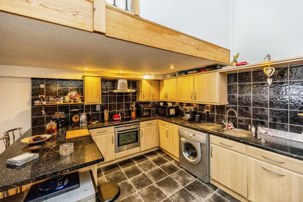 Property photo 3 of 11