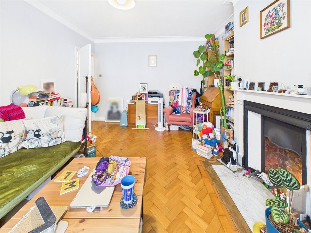 Property photo 3 of 8 Picture No. 15