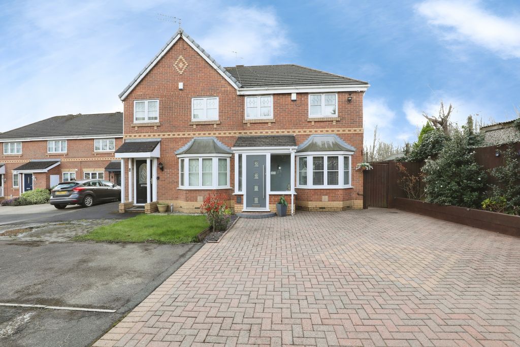 Property photo 1 of 16 Front