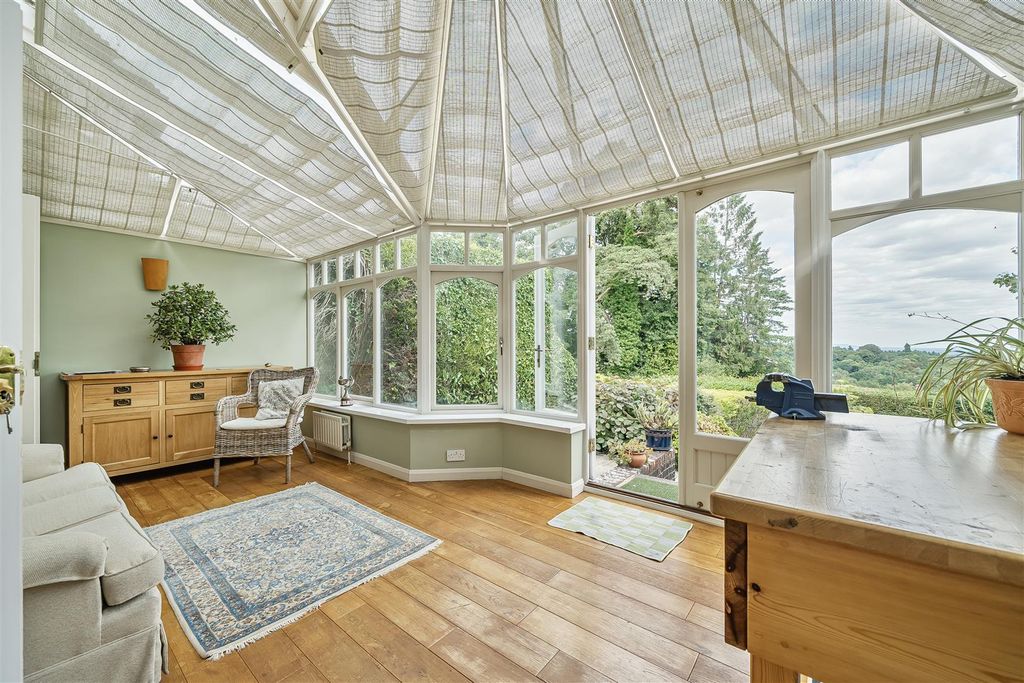 Property photo 2 of 19 Conservatory
