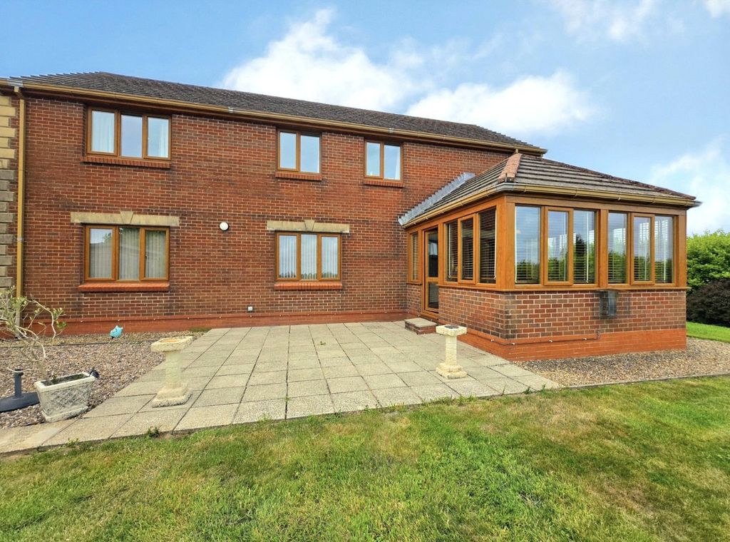 Property photo 2 of 36 Picture No. 42