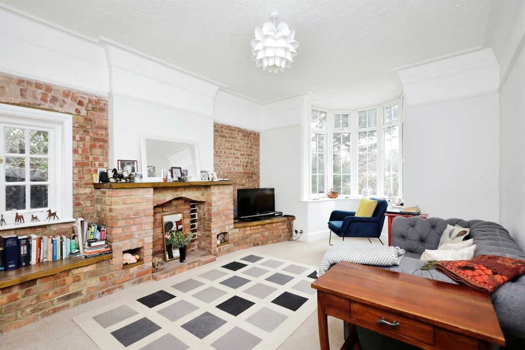 Property photo 2 of 14