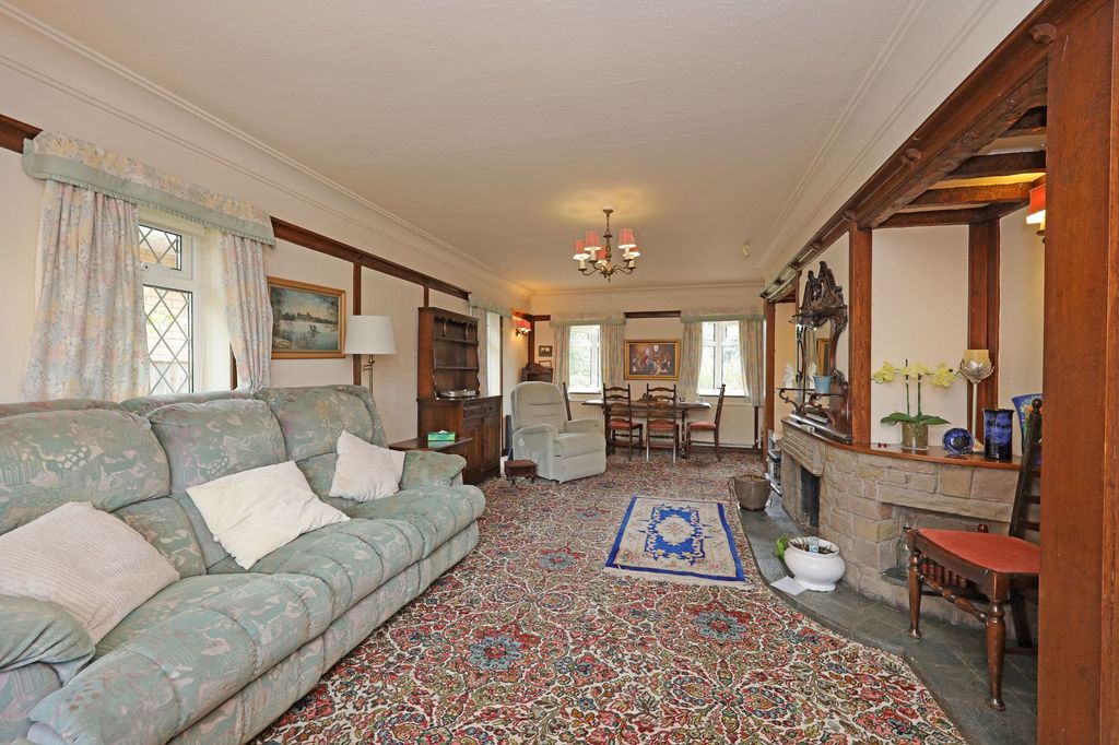 Property photo 2 of 23