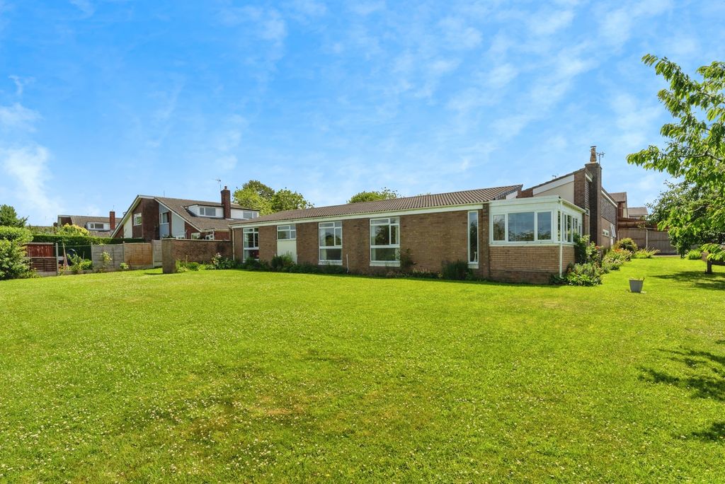 Property photo 1 of 33 Garden