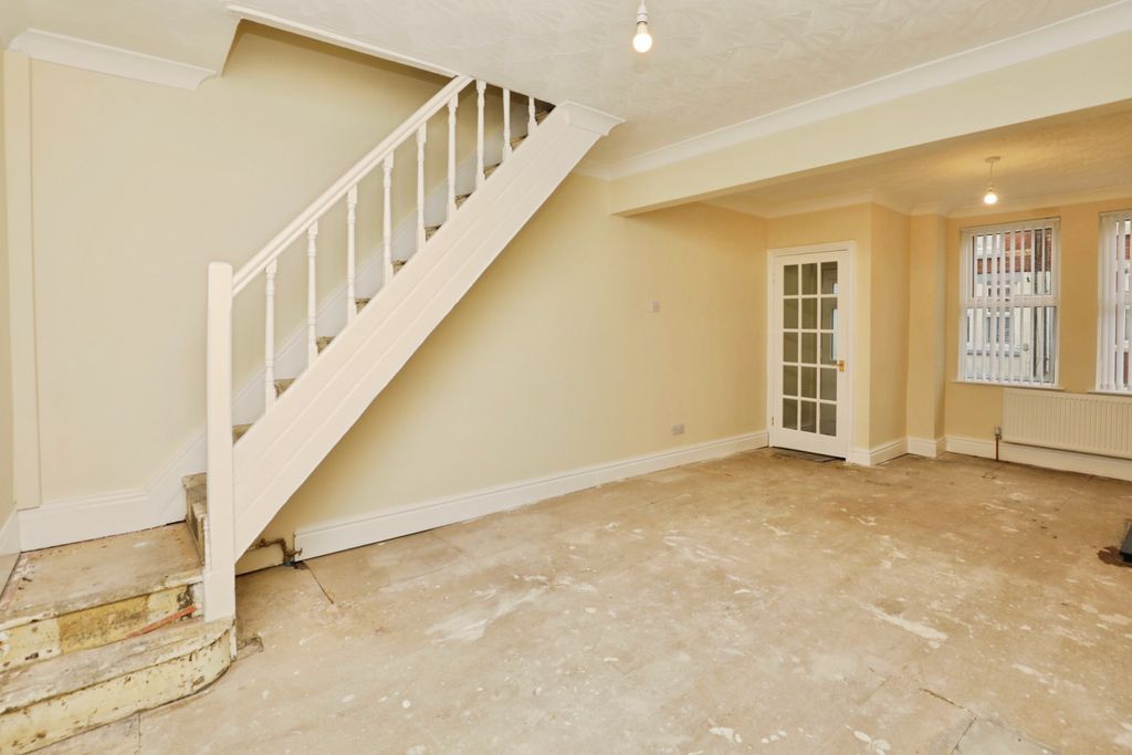 Property photo 3 of 15 Lounge/Dining Room