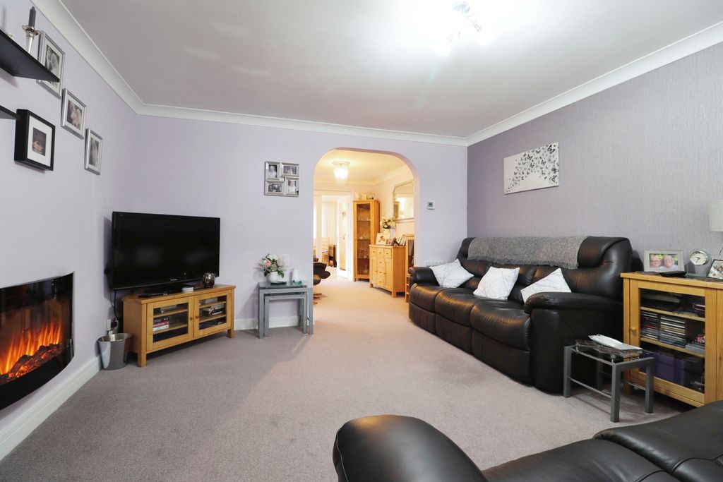 Property photo 2 of 15