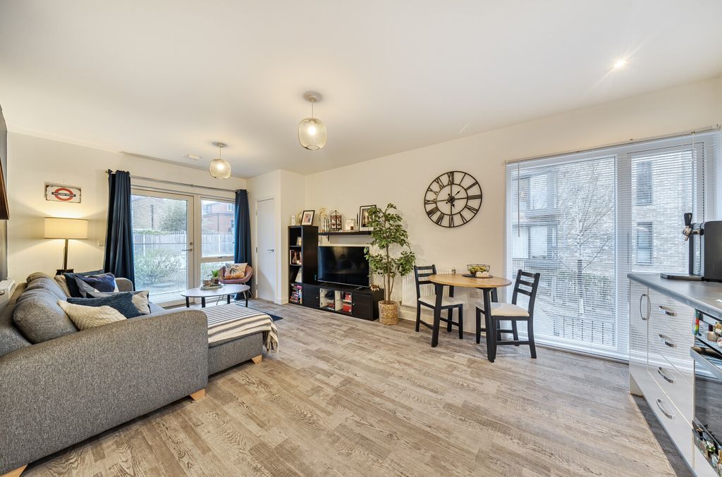 Property photo 1 of 9