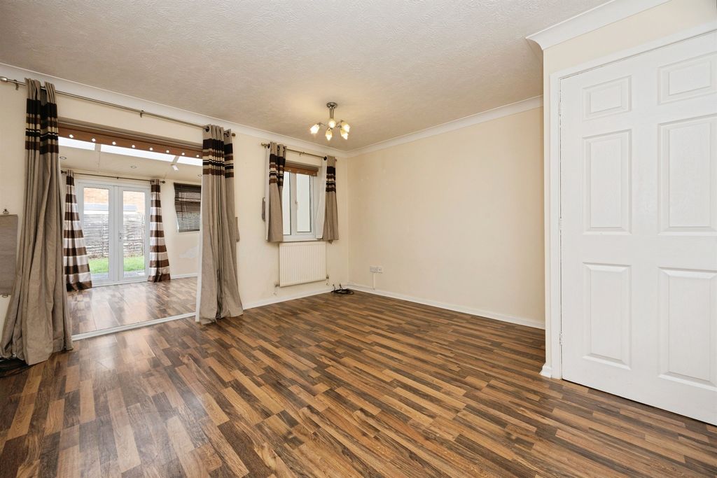 Property photo 3 of 20