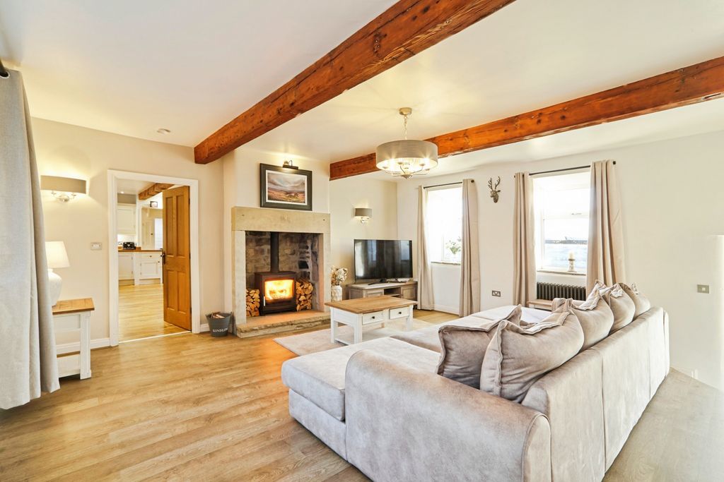 Property photo 2 of 28 Living Room