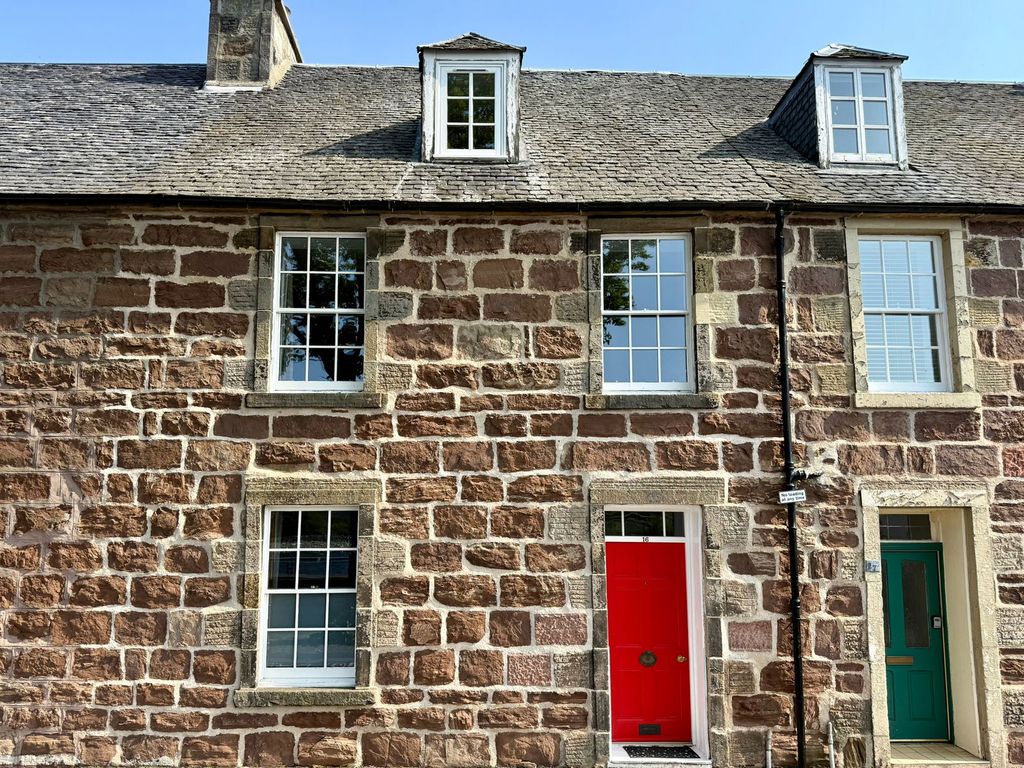 Property photo 2 of 34