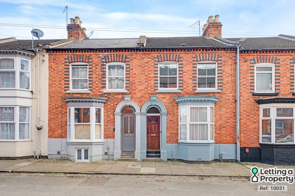 Property photo 2 of 12