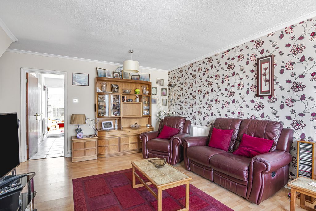 Property photo 3 of 16