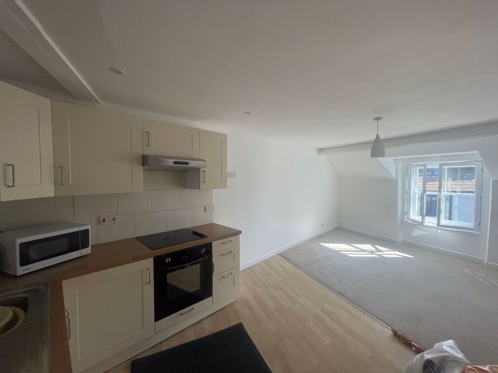 Property photo 2 of 6 Photo 4