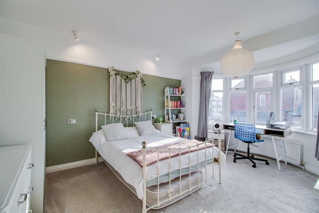 Additional image 18 of 5 bed detached house for saleValley Road, Dewsbury WF12