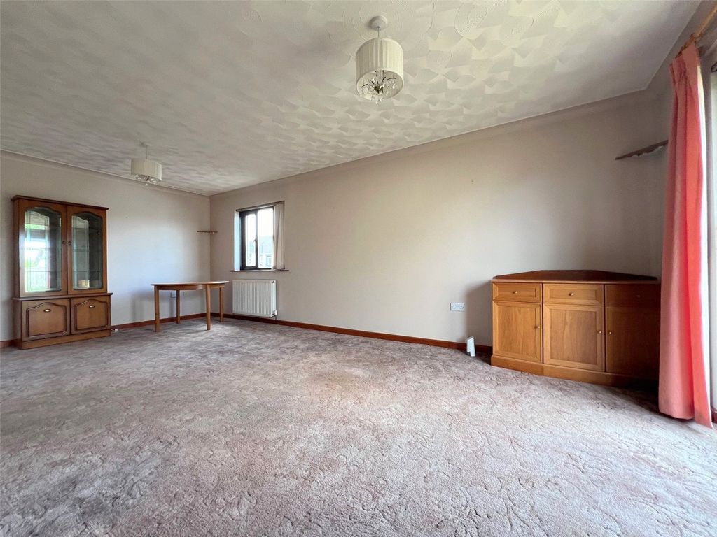Property photo 3 of 13 Picture No. 18