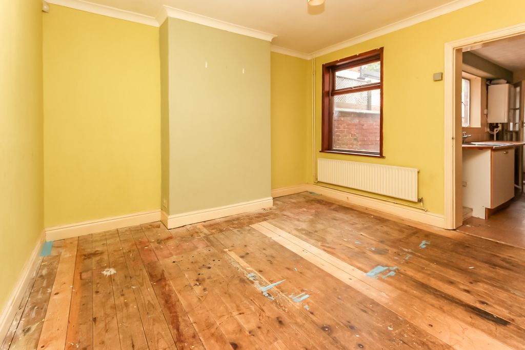 Property photo 3 of 8 Dining Room
